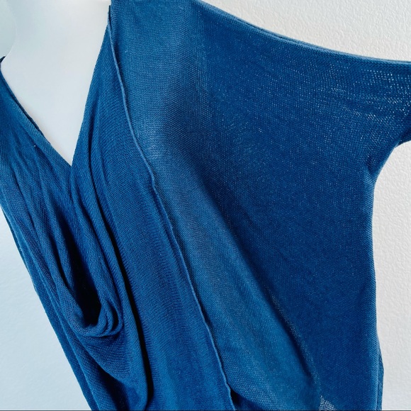 HONEY PUNCH Sweater cross-front long sleeve light weight sweater - Picture 4 of 6